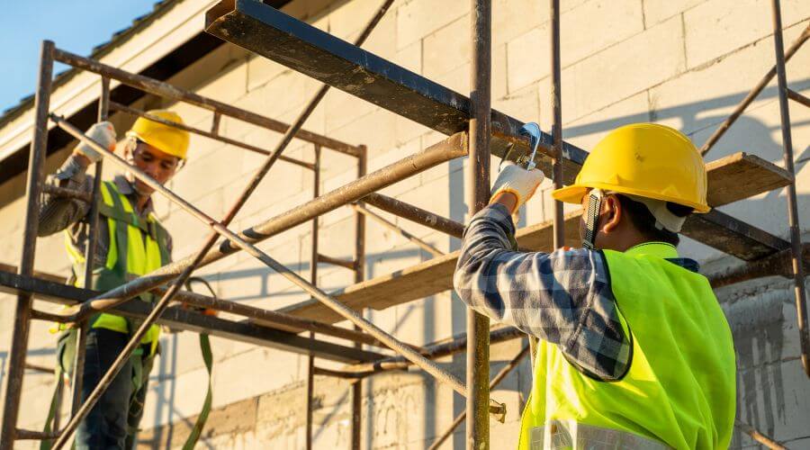 Expert Emergency Roof Repairs services in Edinburgh, IN
